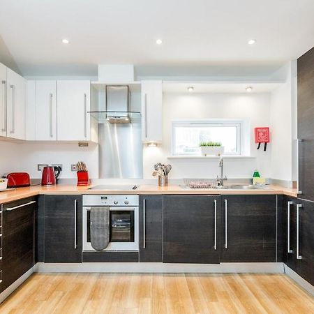 Roomspace Serviced Apartments - Abbot'S Yard Guildford Eksteriør billede
