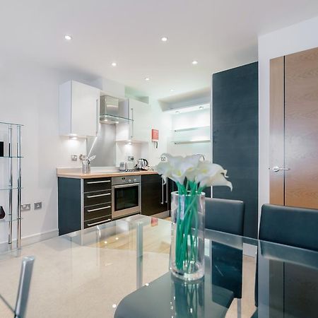 Roomspace Serviced Apartments - Abbot'S Yard Guildford Eksteriør billede